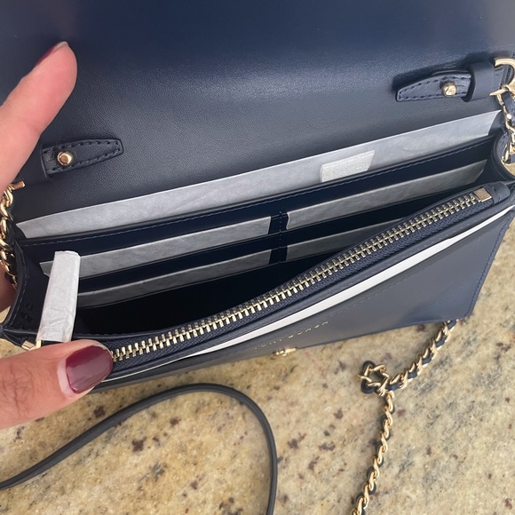 Née 💙 savanna Tory Burch crossbody/ wallet - Picture 5 of 8